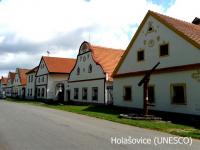 9 km village Holašovice UNESCO