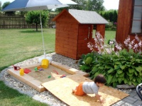 Holiday house near Zvíkov - small house and sand pit